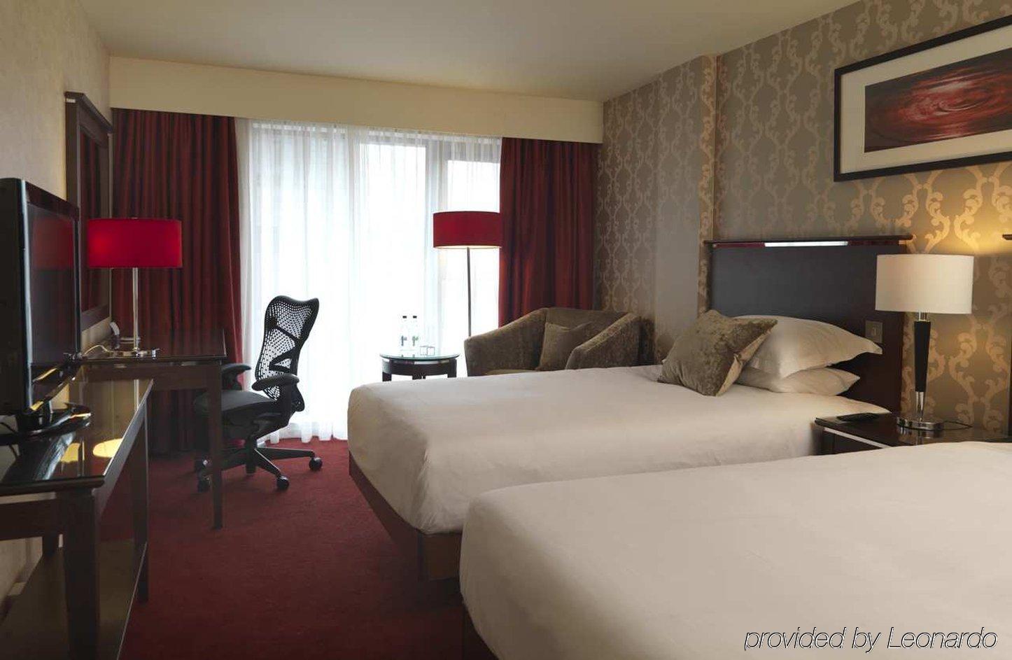 Hilton Garden Inn Aberdeen City Centre ภายนอก รูปภาพ