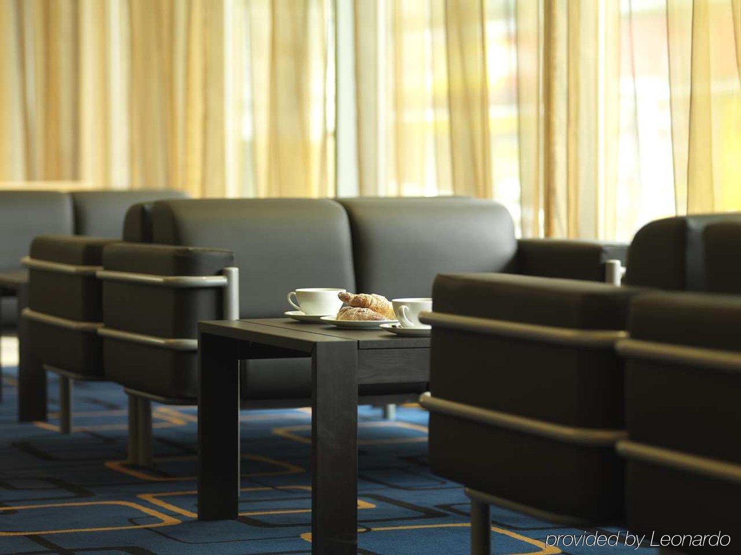 Hilton Garden Inn Aberdeen City Centre ภายนอก รูปภาพ