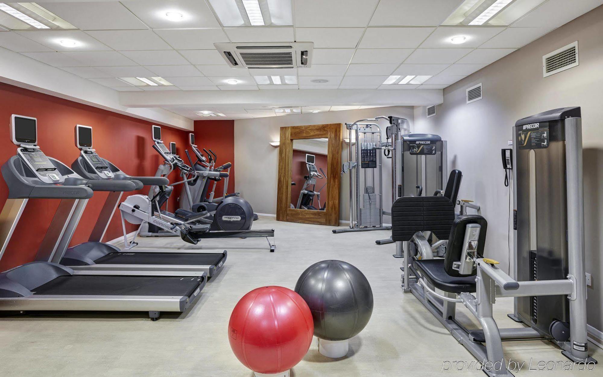 Hilton Garden Inn Aberdeen City Centre ภายนอก รูปภาพ