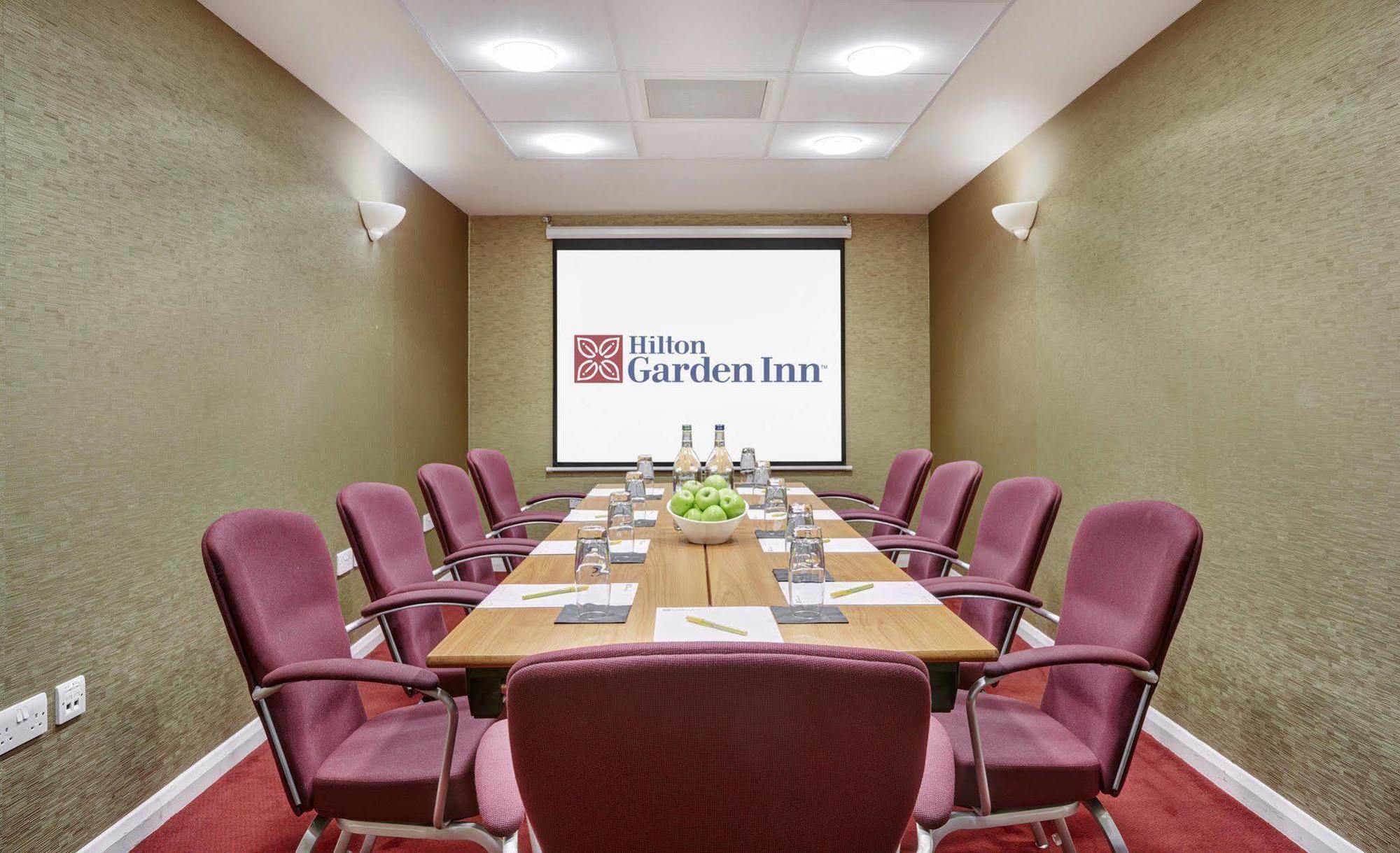 Hilton Garden Inn Aberdeen City Centre ภายนอก รูปภาพ