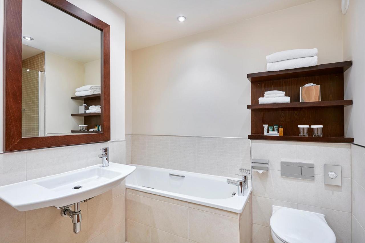 Hilton Garden Inn Aberdeen City Centre ภายนอก รูปภาพ