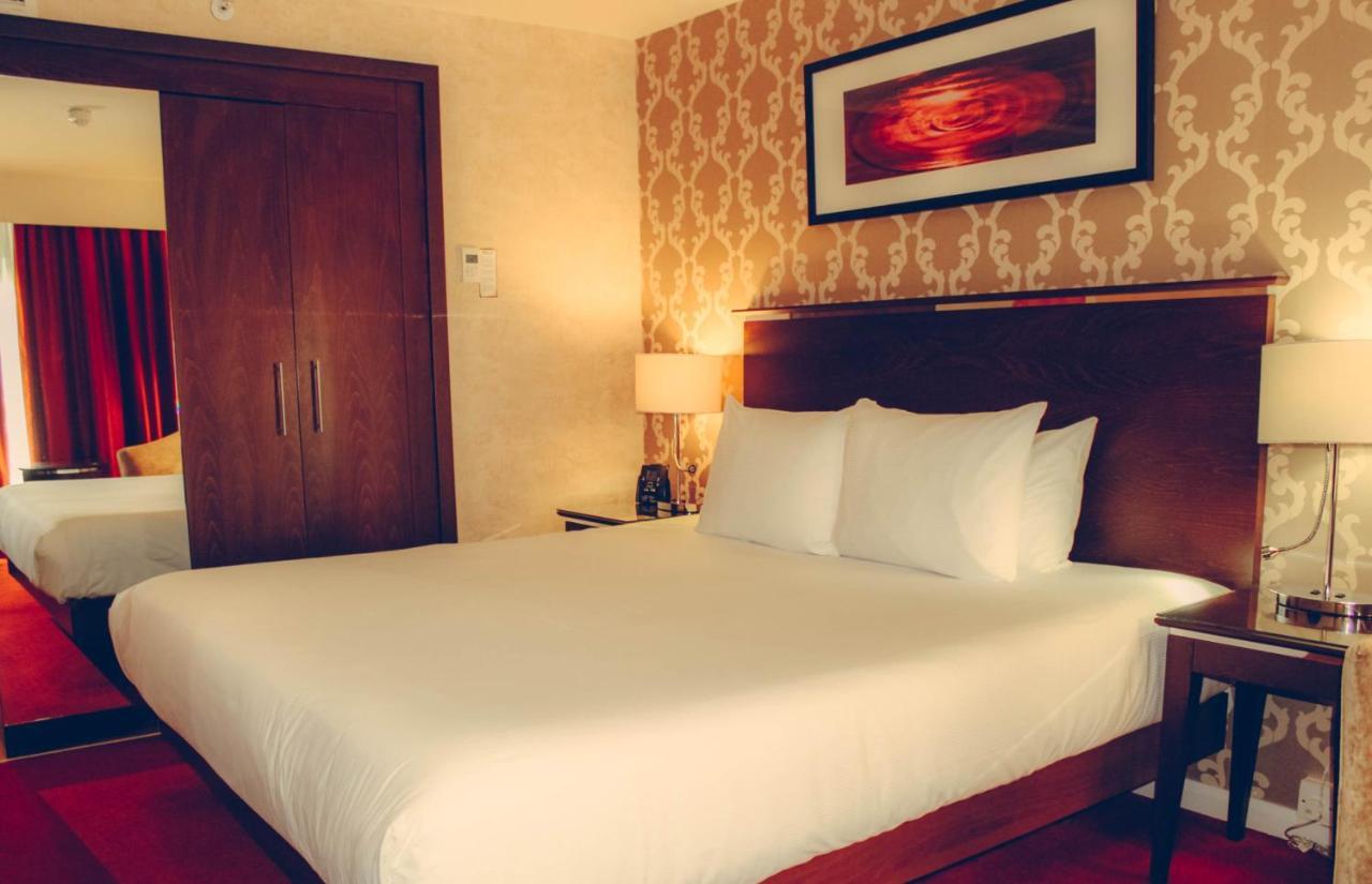 Hilton Garden Inn Aberdeen City Centre ภายนอก รูปภาพ
